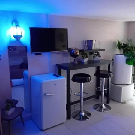 Mare Fuori Apartment *